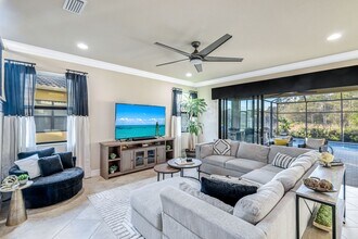 11732 Meadowrun Cir in Ft. Myers, FL - Building Photo - Building Photo