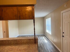 2305 Downey St, Unit 4 in La Marque, TX - Building Photo - Building Photo
