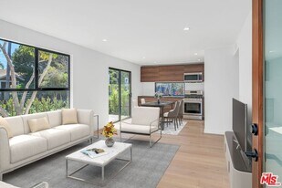 545 San Juan Ave in Los Angeles, CA - Building Photo