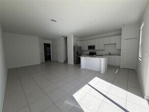 2678 Skyline Lp in Kissimmee, FL - Building Photo - Building Photo