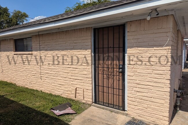 2908 Wipprecht St in Houston, TX - Foto de edificio - Building Photo