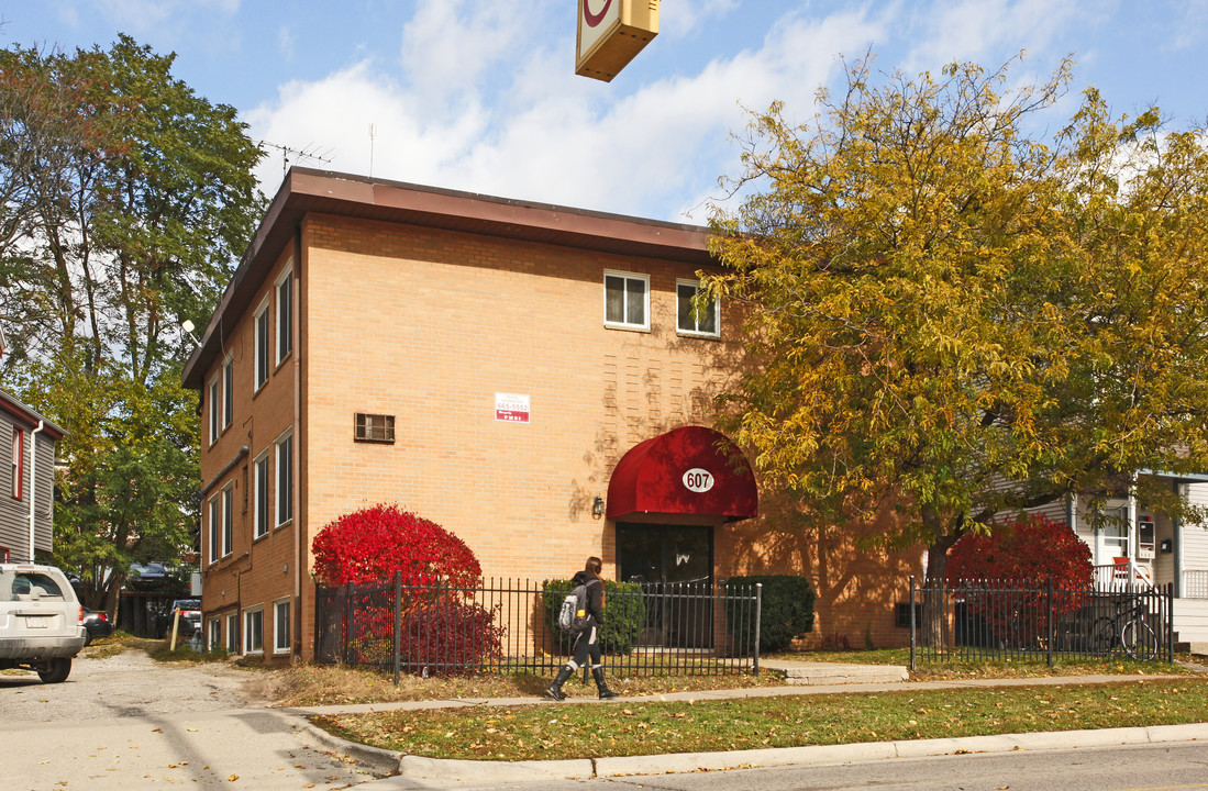 607 Hill St in Ann Arbor, MI - Foto de edificio