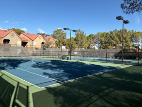 2200 S Fort Apache Rd in Las Vegas, NV - Building Photo - Building Photo