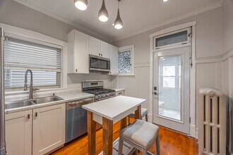 2732 N Monticello Ave, Unit 1 in Chicago, IL - Building Photo - Building Photo