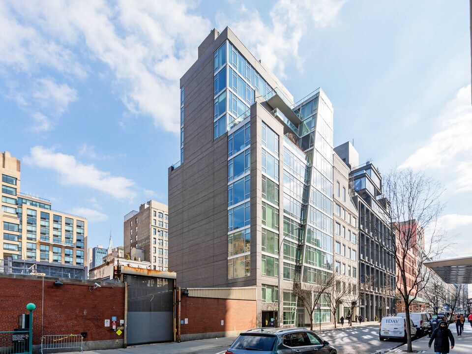 Slate Condominium in New York, NY - Building Photo