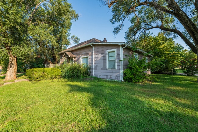 301 N Spruce St in Goddard, KS - Building Photo - Building Photo