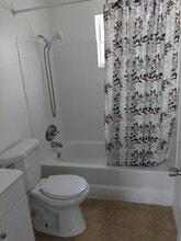 511 W Garrison Ave, Unit 1 in DeLand, FL - Foto de edificio - Building Photo