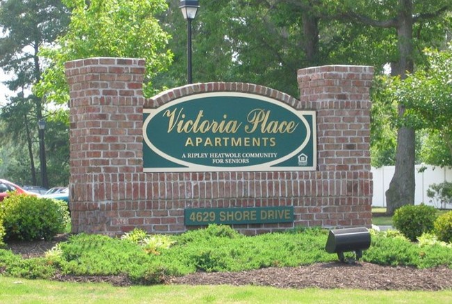 Victoria Place Apartments in Virginia Beach, VA - Building Photo - Building Photo