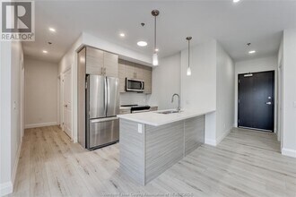 4785 Walker Rd in Windsor, ON - Building Photo - Building Photo