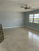 308 Shamrock Blvd in Venice, FL - Building Photo