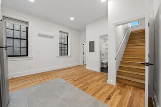 1121 Dayton St in Cincinnati, OH - Building Photo - Building Photo