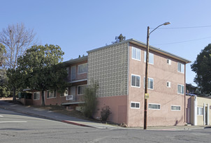 1500 MacArthur Blvd Apartments