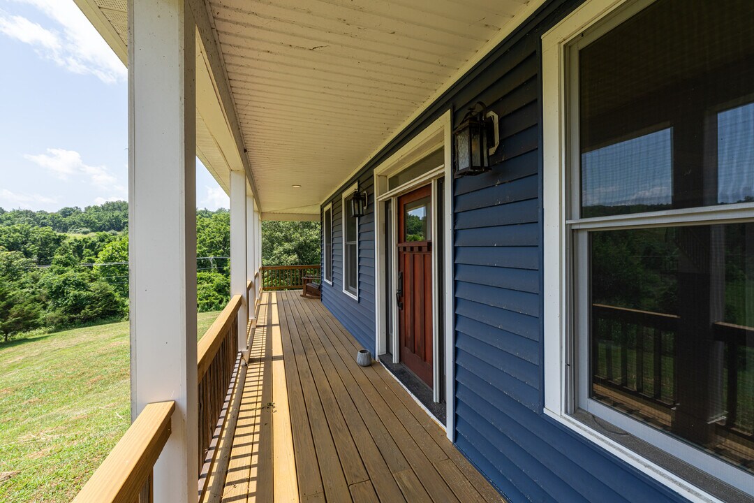 40571 Owls Head Ln in Leesburg, VA - Building Photo