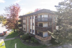 Casa Del Sol Apartments in Delta, BC - Building Photo