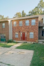 2354 Gregory Dr in Tallahassee, FL - Foto de edificio - Building Photo