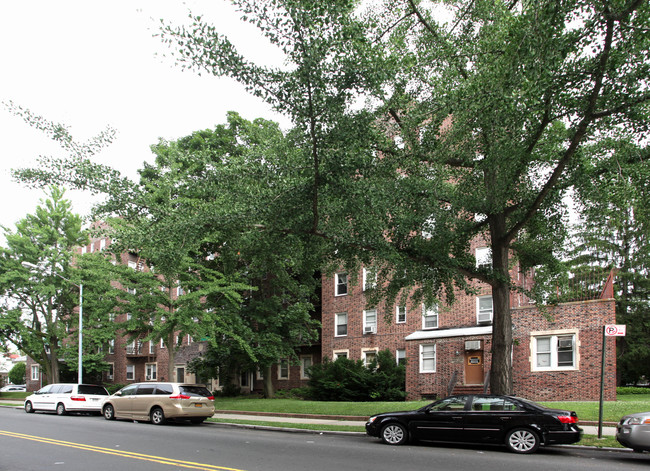 1819 Avenue L in Brooklyn, NY - Foto de edificio - Building Photo