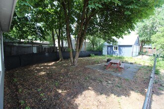 1211 E Mission Ave in Spokane, WA - Building Photo - Building Photo