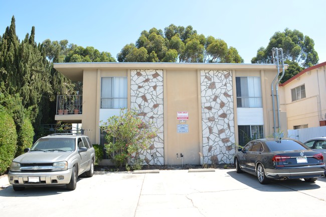 4533-4535 Contour Blvd in San Diego, CA - Building Photo - Building Photo