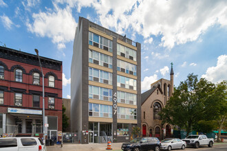 4907 4th Ave in Brooklyn, NY - Foto de edificio - Building Photo