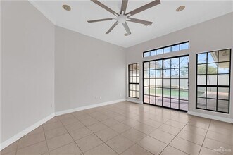 32 S Cynthia St in McAllen, TX - Building Photo - Building Photo