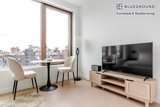 11 Wharf Way, Unit SI FL9-ID2229 in Brooklyn, NY - Foto de edificio - Building Photo