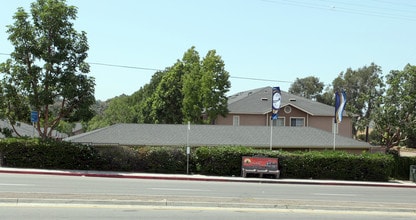Mariners Village Apartments in San Diego, CA - Foto de edificio - Building Photo