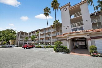 6193 Pointe Regal Cir in Delray Beach, FL - Building Photo - Building Photo