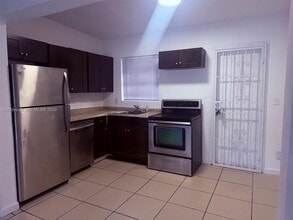 590 NW 46th St in Miami, FL - Building Photo - Building Photo