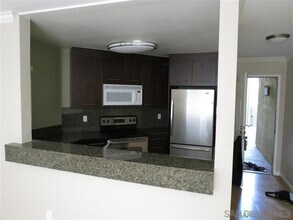 7565 Charmant Dr in San Diego, CA - Building Photo - Building Photo