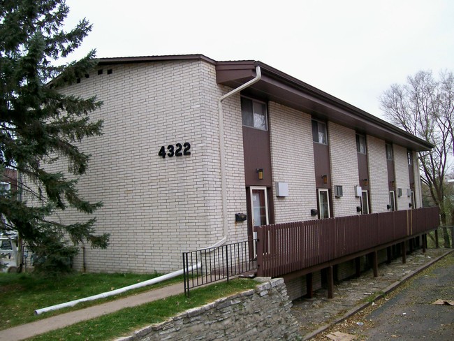 4322 3rd St NE in Columbia Heights, MN - Building Photo - Building Photo