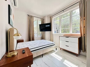 Furnished room/NOT APARTMENT in Brooklyn, NY - Building Photo - Building Photo