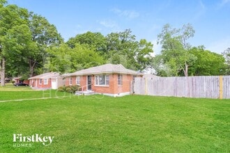 1776 Victoria Ave in Memphis, TN - Building Photo - Building Photo