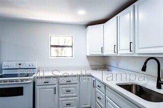 3402 W Van Buren Dr in Tampa, FL - Building Photo - Building Photo