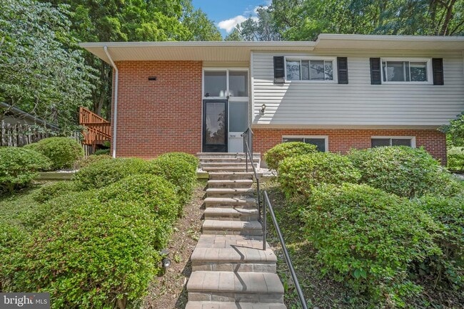 property at 7826 Glenister Dr