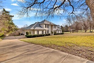 324 Rolling Oaks Ridge in Cedar Hill, TX - Building Photo