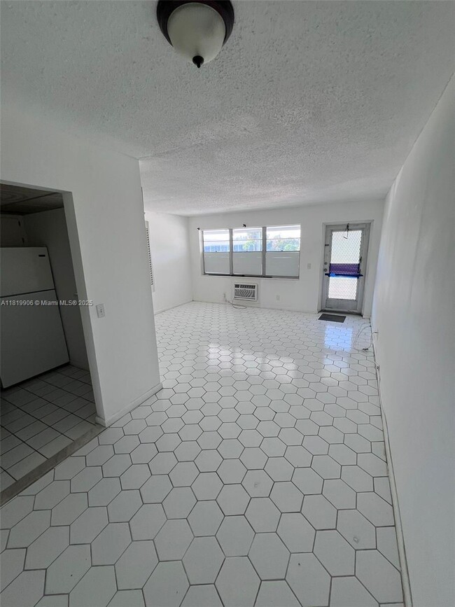 89 Berkshire D in West Palm Beach, FL - Building Photo - Building Photo