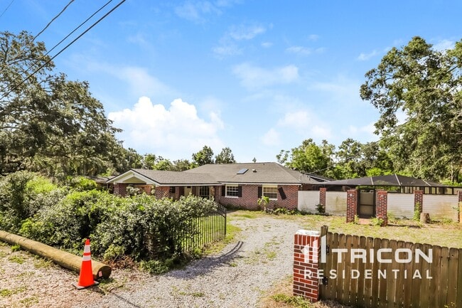 property at 1617 Alder Way