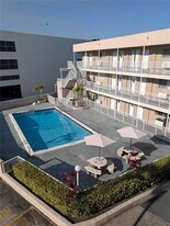 6580 Santona St in Miami, FL - Building Photo