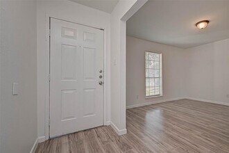 5503 Lynngate Dr in Spring, TX - Building Photo - Building Photo