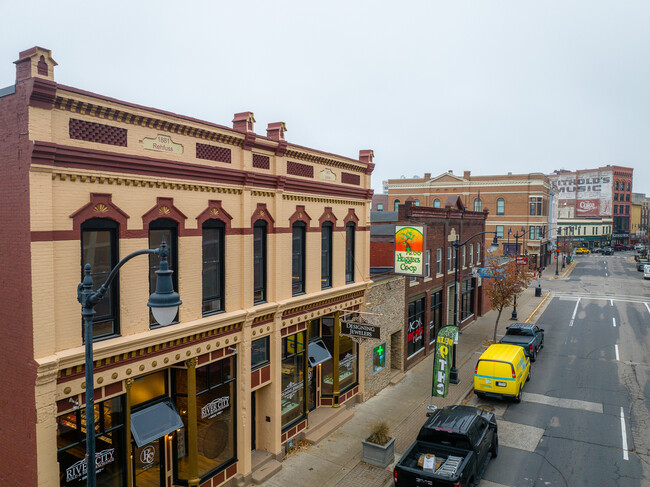 316 4th St S, Unit 202 in La crosse, WI - Building Photo - Building Photo