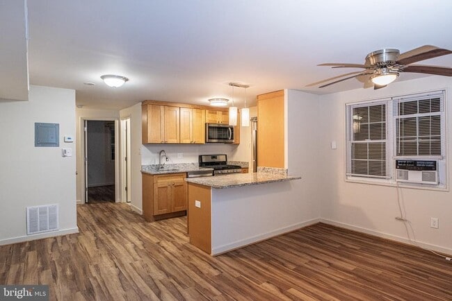 property at 129 S Courthouse Rd