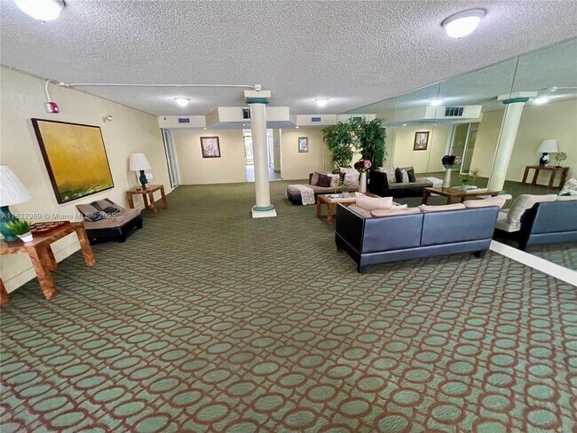 6861 SW 147th Ave in Miami, FL - Building Photo - Building Photo