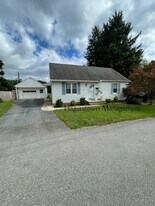 11021 Rosewood Dr in Hagerstown, MD - Building Photo