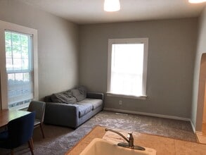 935 Olive St, Unit 935 Olive St in Chico, CA - Building Photo - Building Photo