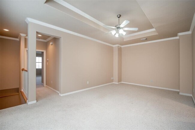 2906 Royal Oaks Crest