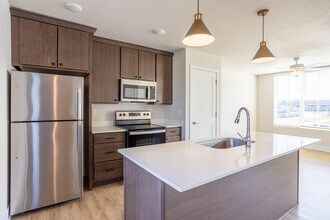 Aspen Ridge Townhomes in Ankeny, IA - Building Photo - Building Photo