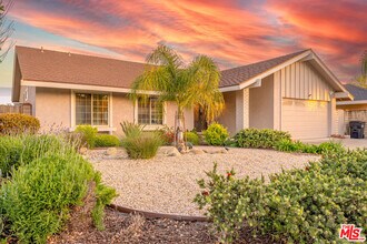23236 Vía Calisero in Santa Clarita, CA - Building Photo - Building Photo