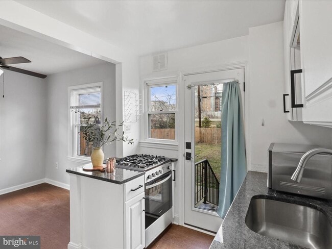 2236 Arlington Terrace in Alexandria, VA - Building Photo - Building Photo