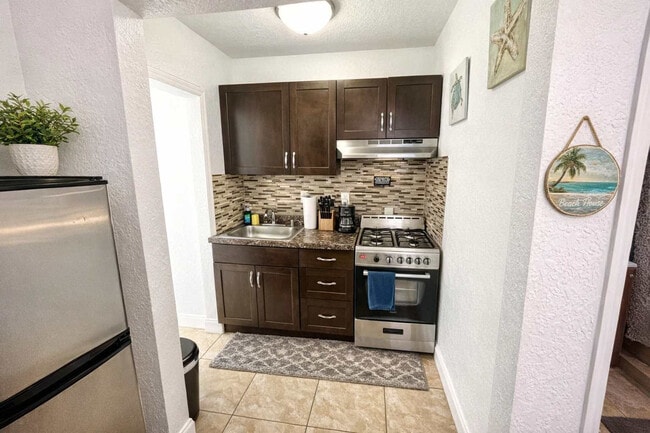 338 Van Buren St, Unit SI FL1-ID1520233P in Hollywood, FL - Foto de edificio - Building Photo