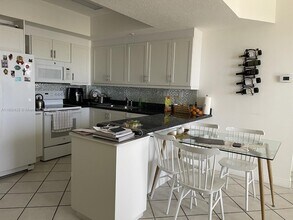 3500 Coral Wy in Miami, FL - Building Photo - Building Photo